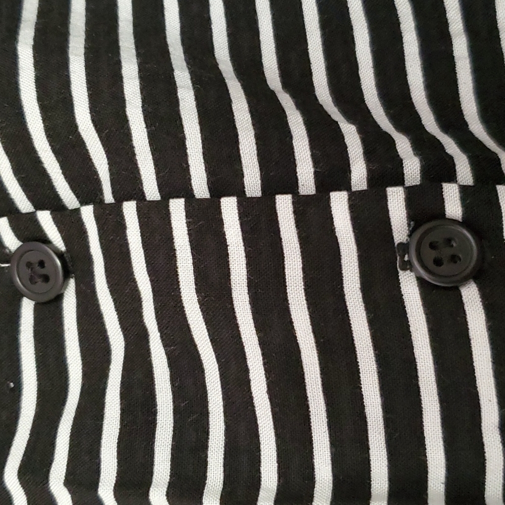 *Nwt* Hot Topic's Stripe Button Up Tie Top - Picture 3 of 16